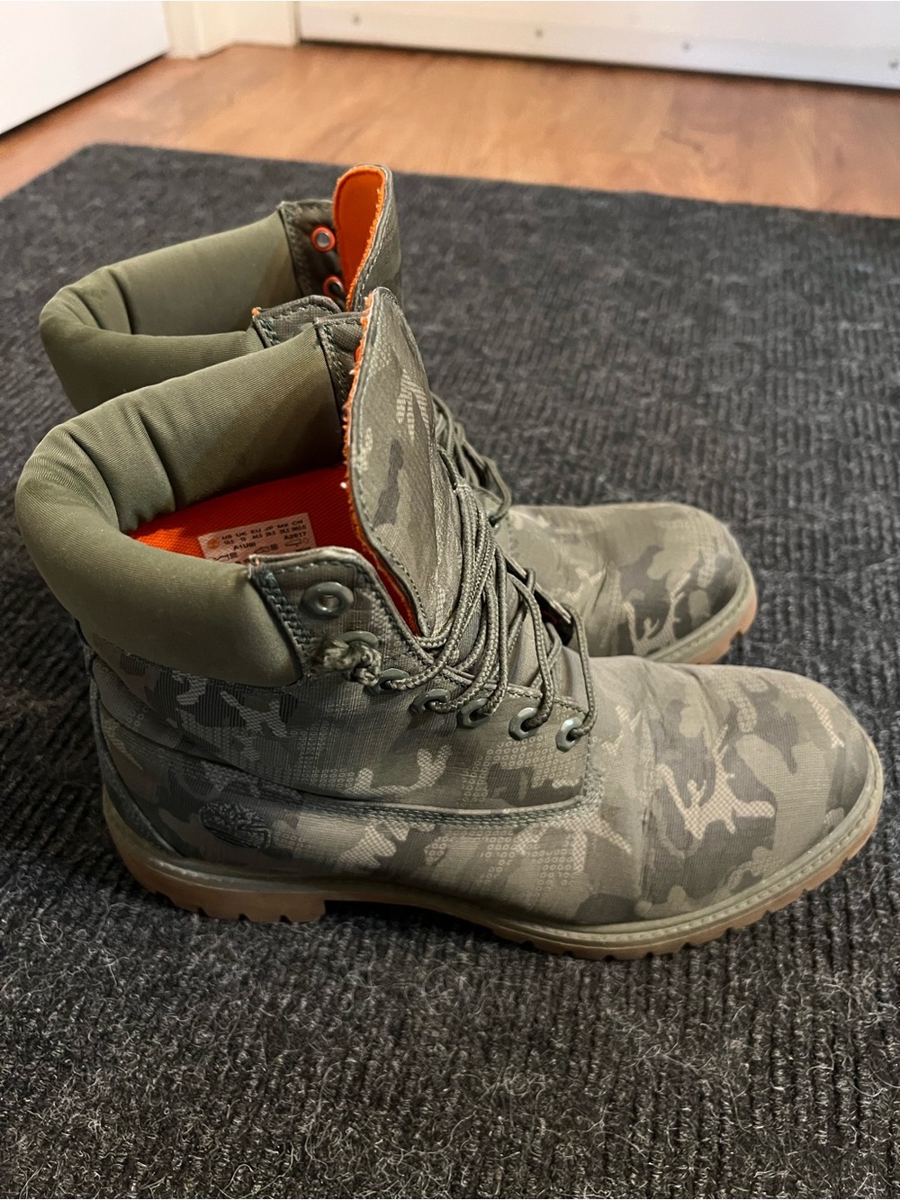 Men’s Green Camouflage Lace-up Boots